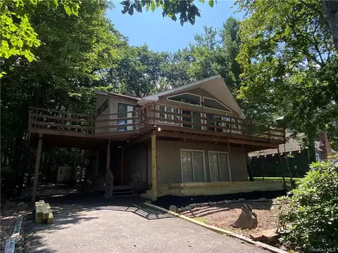 78 Lake Shore Dr E, Thompson, NY 12775
