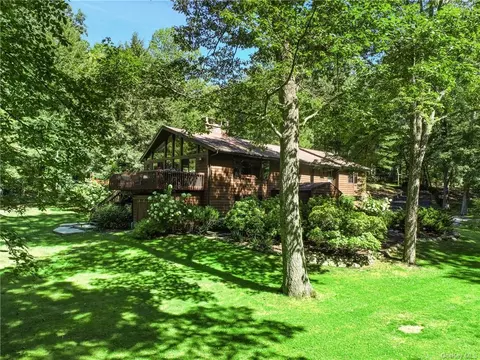 70 Horseshoe Hill Rd, Pound Ridge, NY 10576