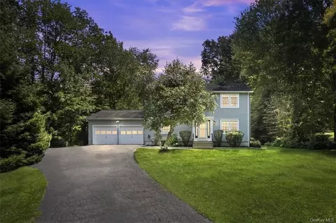 1 Durrschmidt Rd, Stormville, NY 12582