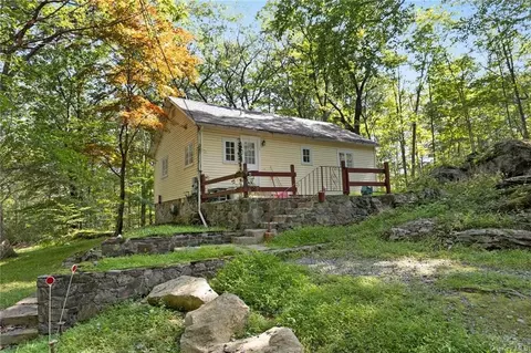 47 Rock Rd N, Carmel, NY 10512