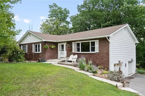 34 Kennedy Ter, Middletown, NY 10940