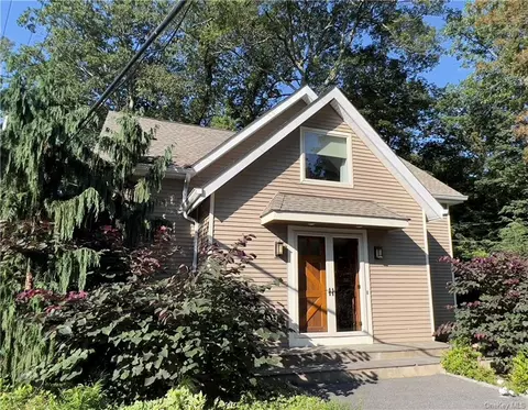 211 W Lake Blvd, Mahopac, NY 10541