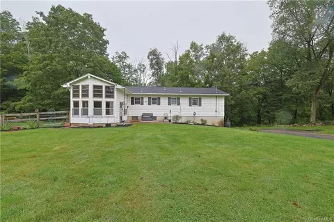 109 Ulsterville Rd, Crawford, NY 12566