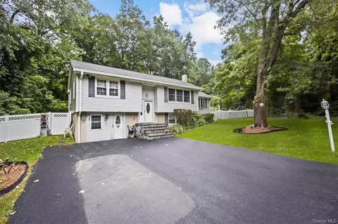 3385 Route 52, Stormville, NY 12582