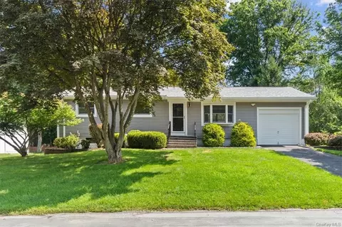 31 Maple Ln, Monroe, NY 10950