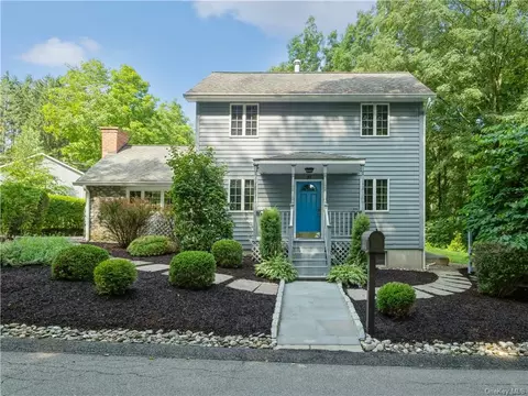 37 School House Ln, Beekman, NY 12533