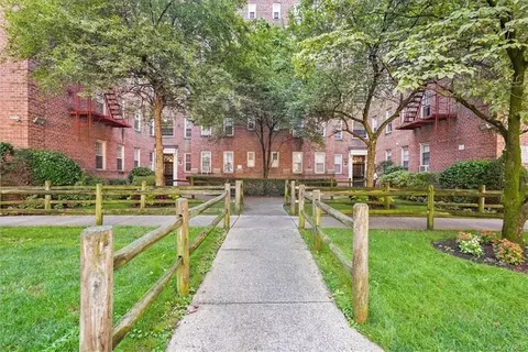 790 Bronx River Rd #A57, Yonkers, NY 10708