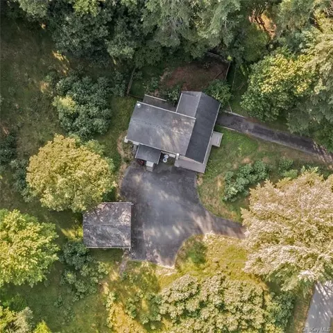 76 Hickory Ln, Tusten, NY 12764