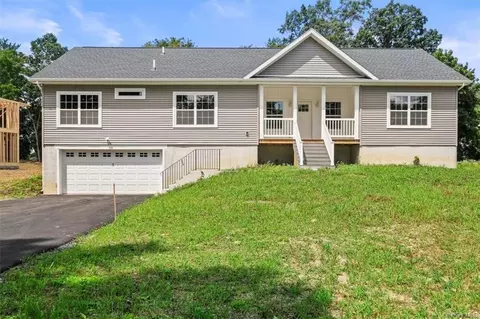 25 Wenmar Dr, Newburgh, NY 12550