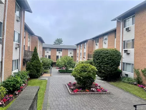 150 Glenwood Ave #D2, Yonkers, NY 10703