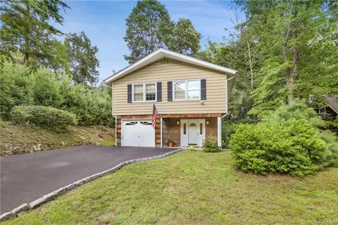 128 Highland Dr, Cortlandt, NY 10567