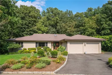 122 Barton Rd, White Plains, NY 10605