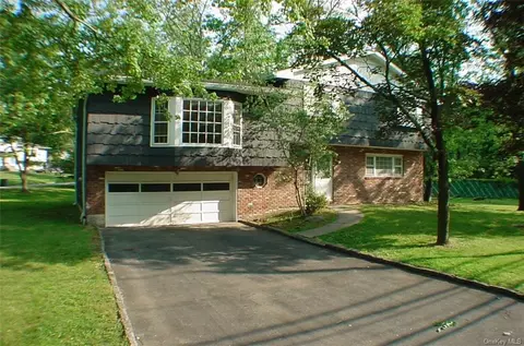 122 Taxter Rd, Greenburgh, NY 10533