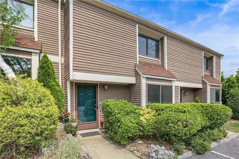 35 Milton Ct, Rye, NY 10573