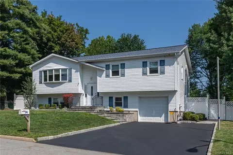 14 Stander Ln, Thiells, NY 10984