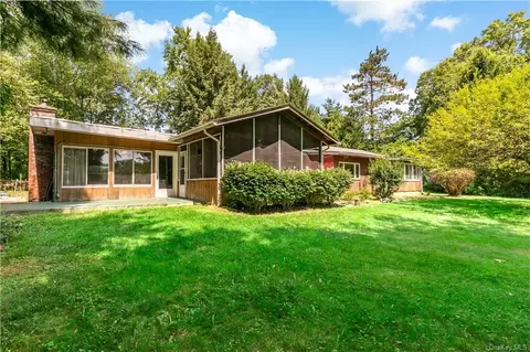28 Ruth Rd, Cortlandt, NY 10567