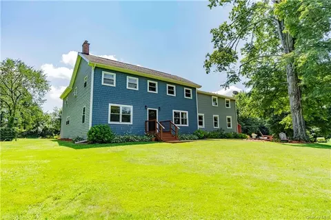 16 S Cross Rd, La Grange, NY 12540