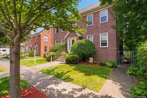 2316 Lodovick Ave, Bronx, NY 10469