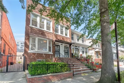 2049 Ellis Ave, New York, NY 10462