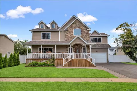 2357 Hampton Ave, Seaford, NY 11783