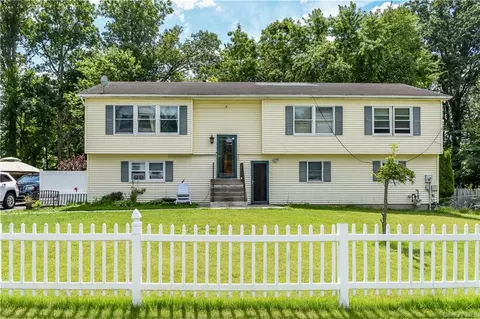 4 Hazel Ct, Ramapo, NY 10977