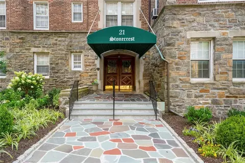21 N Chatsworth Ave #6D, Larchmont, NY 10538