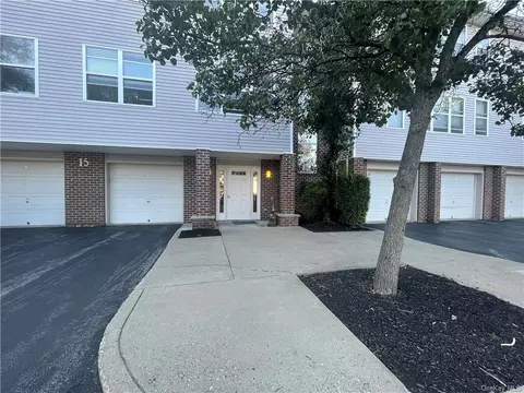 77 Deer Ct Dr, Middletown, NY 10940