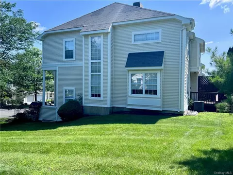 137 Delafield Ln, Newburgh, NY 12550