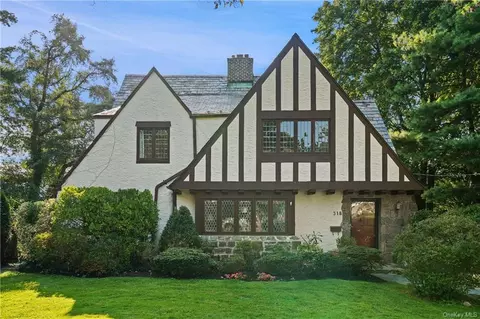 318 Heathcote Rd, Scarsdale, NY 10583