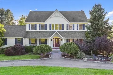 89 Sunset Dr, Patterson, NY 12563