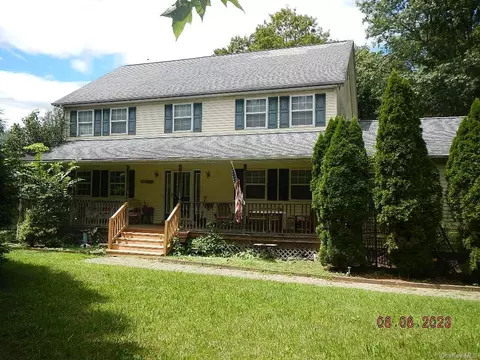 1 Elm Ct, Montgomery, NY 12549