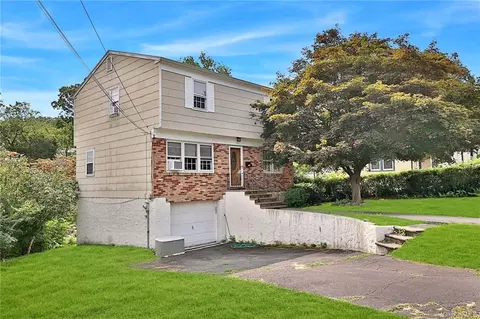 420 Willis Ave, Mount Pleasant, NY 10532