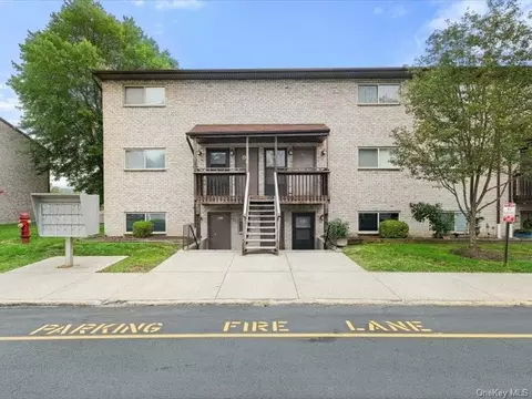 26 Cooper Rd #306, Poughkeepsie, NY 12603
