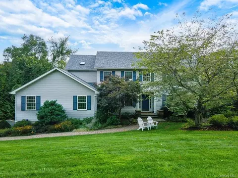 10 Melissa Ln, Washingtonville, NY 10992