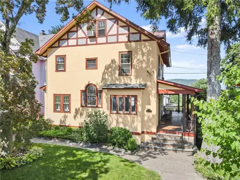 400 Smith St, Peekskill, NY 10566