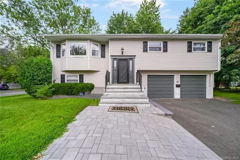 24 Lester Dr, Orangetown, NY 10962