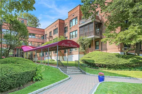1015 Old Post Rd #3E, Mamaroneck, NY 10543