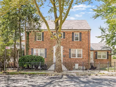 1078 Waring Ave, New York, NY 10469