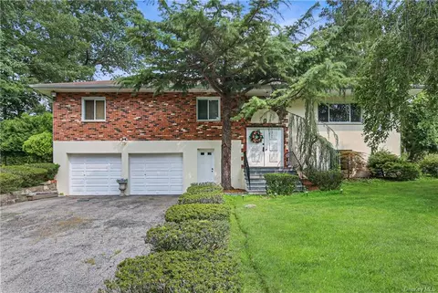 19 Woodlands Ave N, Greenburgh, NY 10607