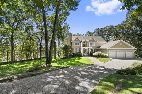 24 Fox Run Rd, Cortlandt, NY 10520