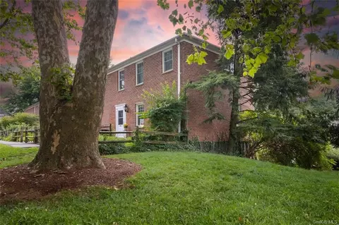 100 Cedar St #B40, Greenburgh, NY 10522