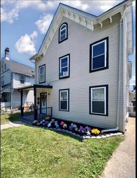 109 N Clinton St, Poughkeepsie, NY 12601