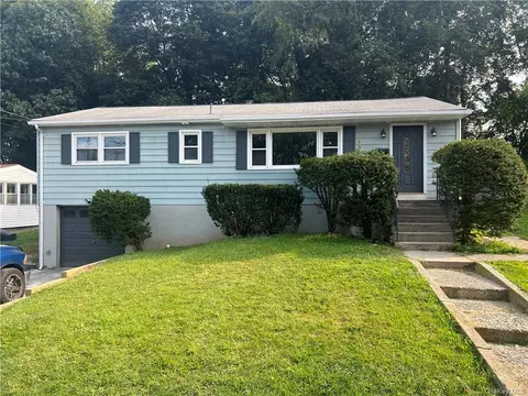 12 Van Cleft Ave, Newburgh, NY 12550