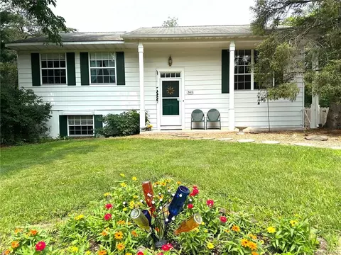 565 Van Wagner Rd, Poughkeepsie, NY 12603