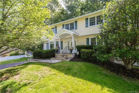 1477 Pine Brook Ct, Yorktown, NY 10598