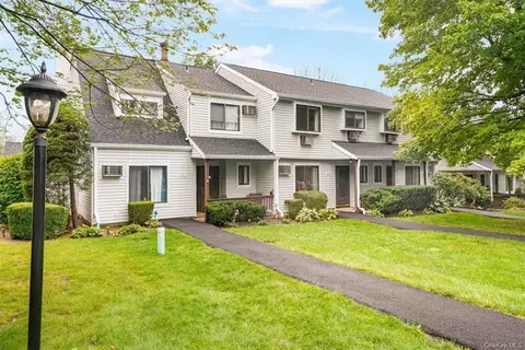 102 Mountain Laurel Dr #1B, Monroe, NY 10950
