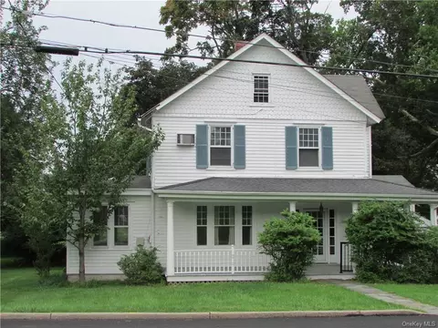 28 Clark Ave, Cornwall On Hudson, NY 12520