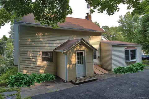 9 Fair St, Lloyd, NY 12528