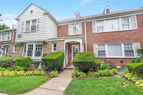 11 Lawrence Park Cres #11, Yonkers, NY 10708