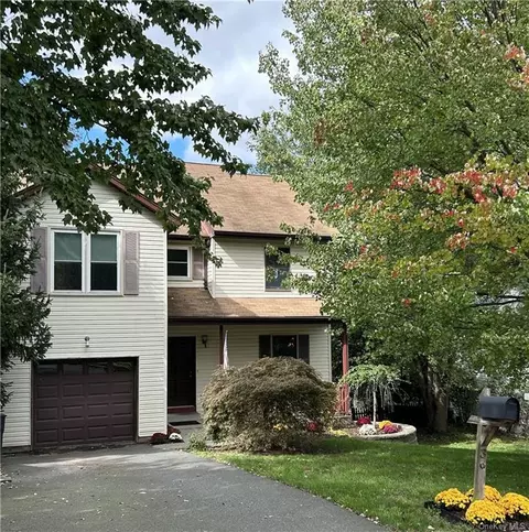 36 Larkin Ln, Haverstraw, NY 10923